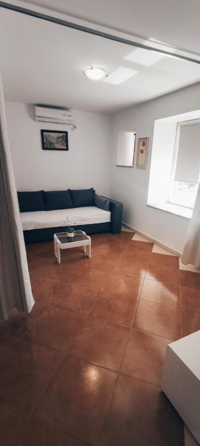 Apartmani Srsen Blace Luaran gambar