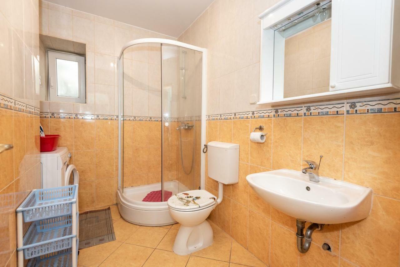 Apartmani Srsen Blace Luaran gambar